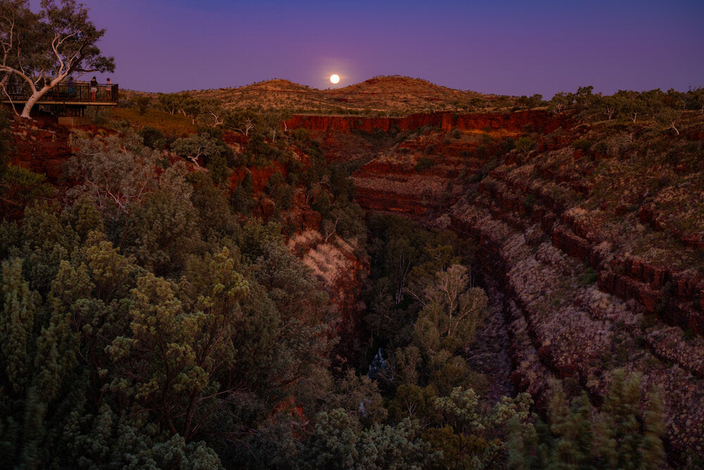 Full-moon, Dale's Gorge, Karijini National Park, Western Australia